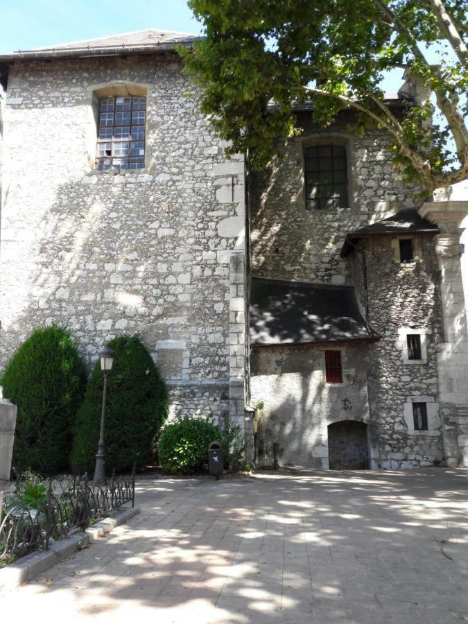 Veyrat Insolite Apartment Chambery Exterior photo